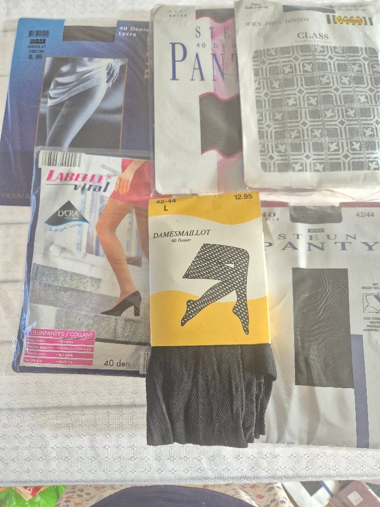 GROTE PARTIJ PANTY'S & KOUSEN — NIEUW IN VERPAKKING, Ophalen, Nieuw, Maat 42/44 (L), Handschoenen