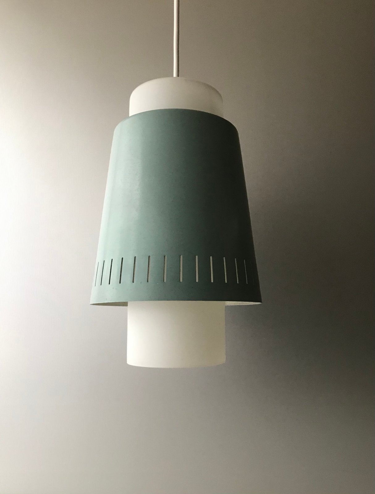 50s Philips hanging lamp vintage silence of the lamps, Gebruikt, Mid century modern vintage design, Ophalen of Verzenden, Glas