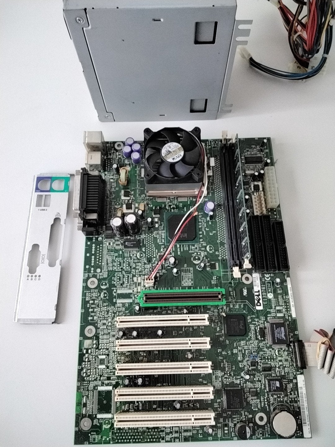 Dell ATX moederbord met Pentium 3 866mhz inclusief PSU, Ophalen of Verzenden, DELL