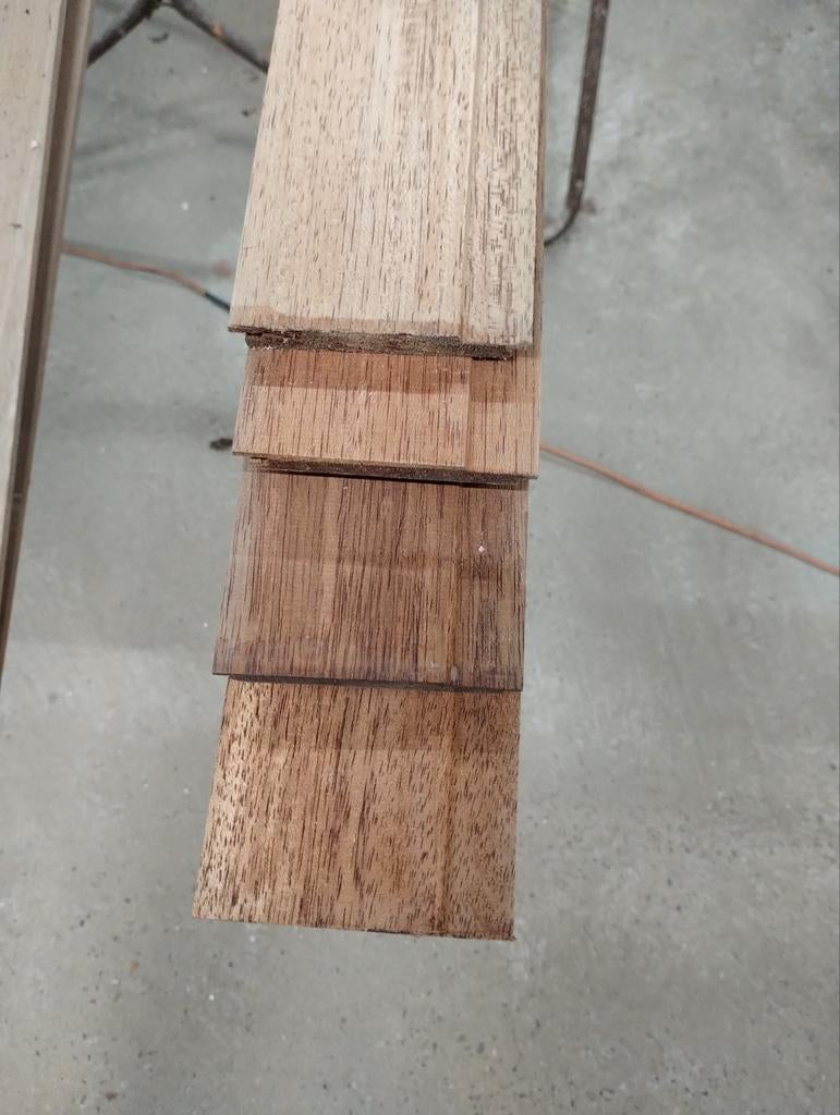Meranti sponning schroten 11x83 mm werkend, Ophalen
