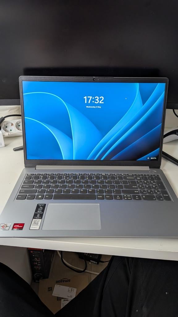Lenovo laptop met lichte schermkrassen, nauwelijks zichtbaar, Computers en Software, Windows Laptops, Gebruikt, AMD Athlon silver 7120U with And Radeon 610m iGPU