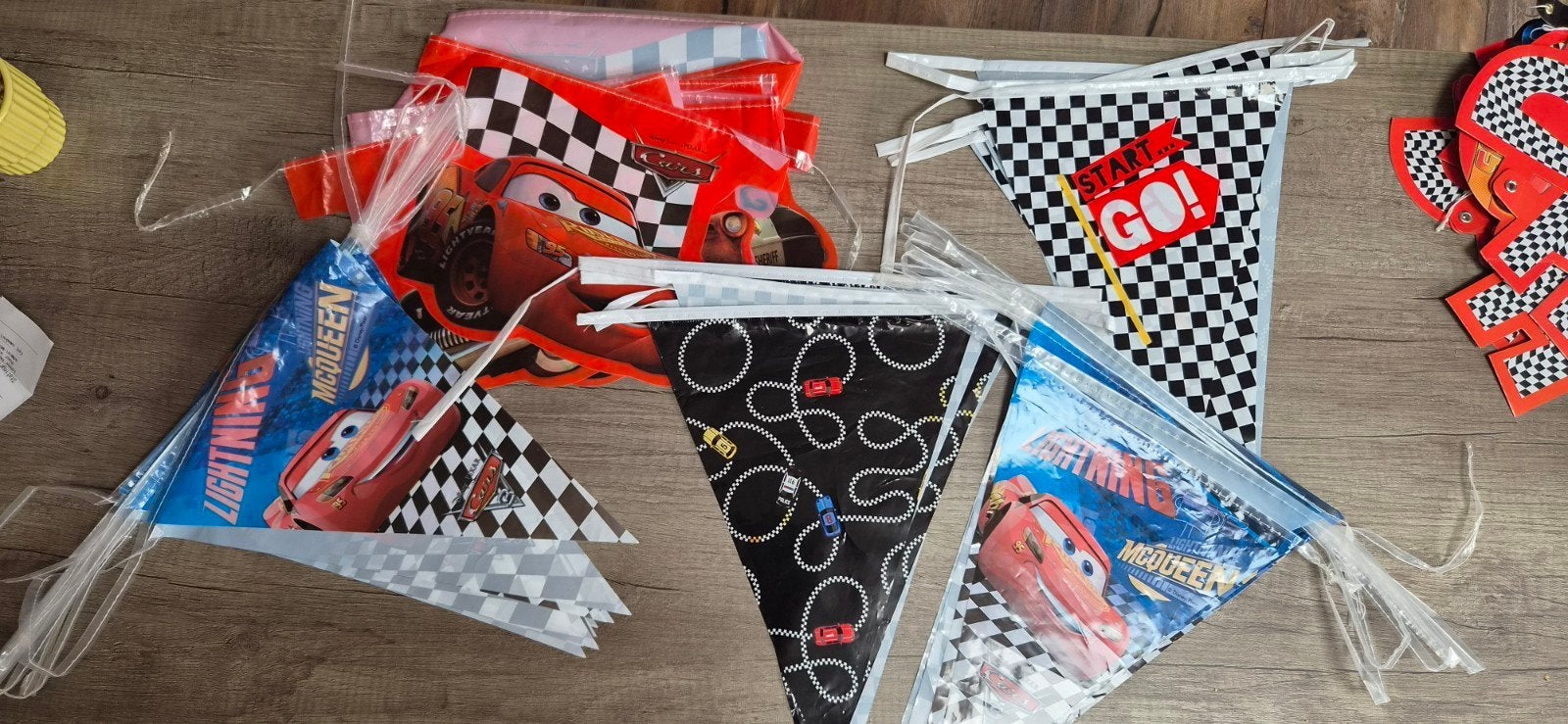 7x Cars Lightning McQueen Slingers, Ophalen of Verzenden, Gebruikt, Versiering, Film of Tv
