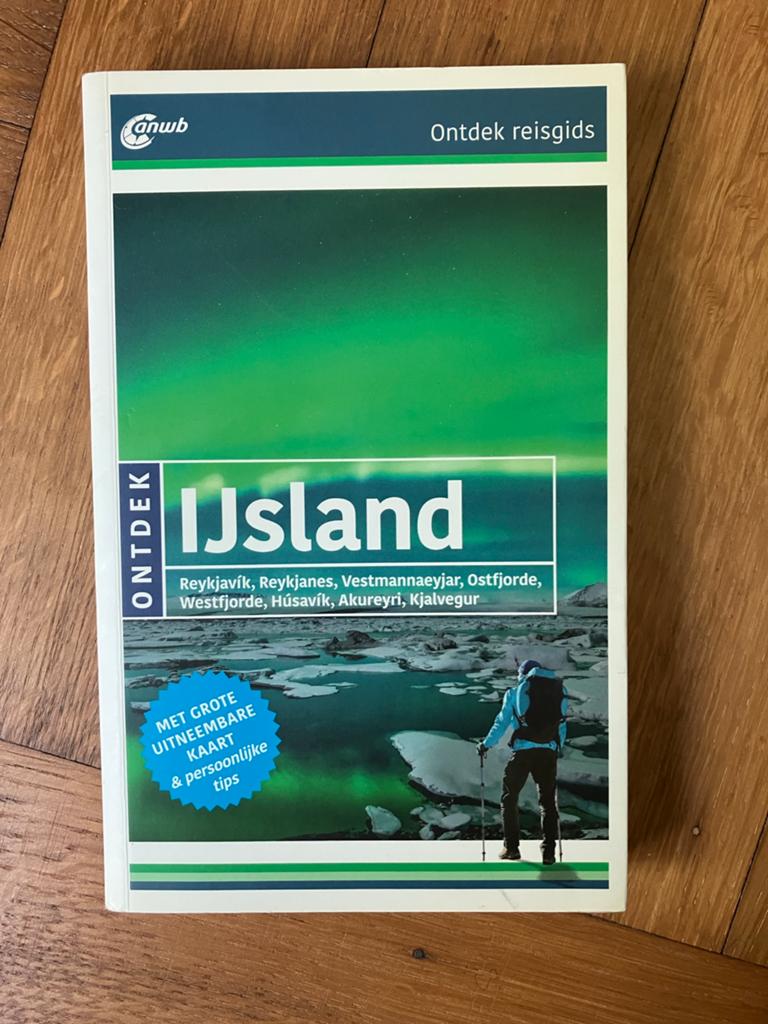 Reisgids IJsland met grote uitneembare kaart, Gelezen, Europa, Ophalen of Verzenden, Reisgids of -boek