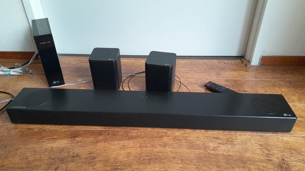 LG DSN7CY Soundbar + SPK8 Achterspeakers, Ophalen, Bluetooth, Gebruikt