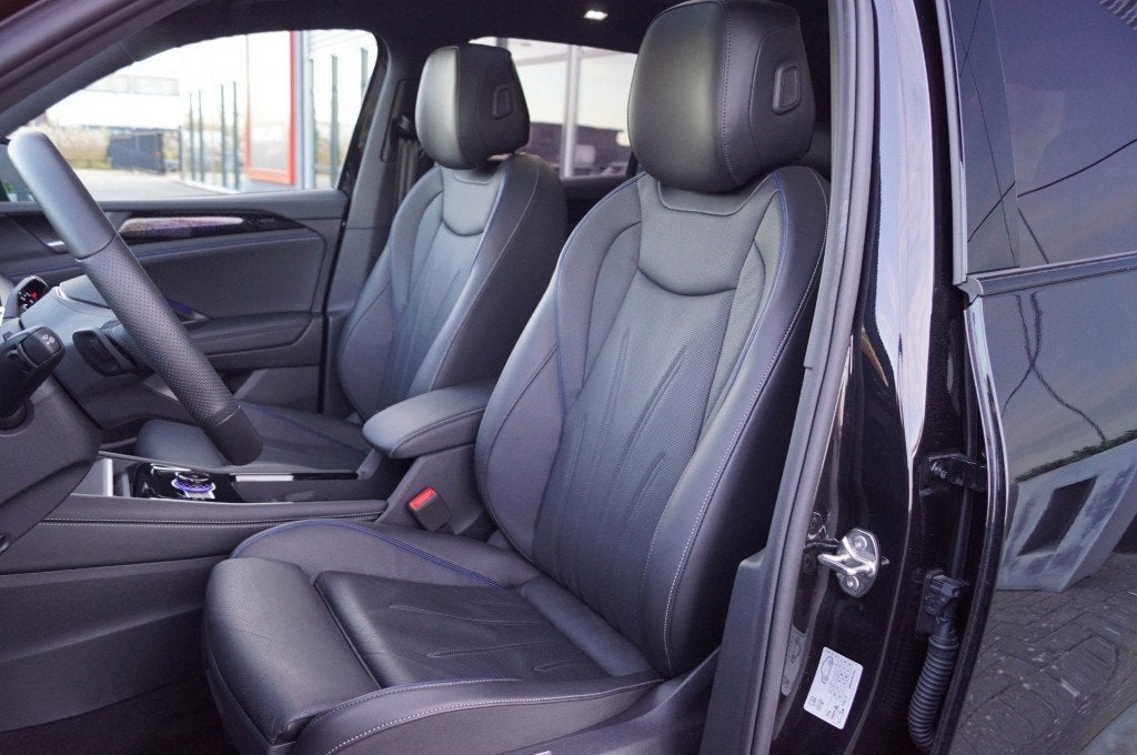 Volkswagen TIGUAN 1.5 eTSI DSG R-Line Black st 150pk /Leer/P, Automaat, Huisgarantie, Zwart, Leder