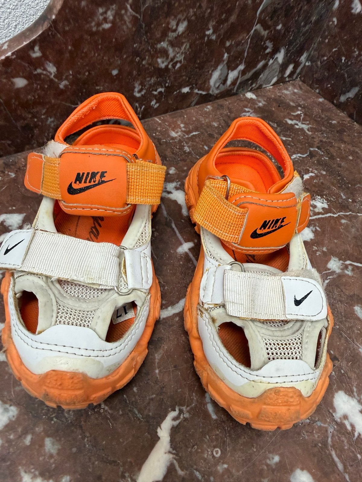 Nike sandalen maat 26 - Oranje/Wit, Ophalen of Verzenden, Gebruikt, Jongetje of Meisje, Schoentjes