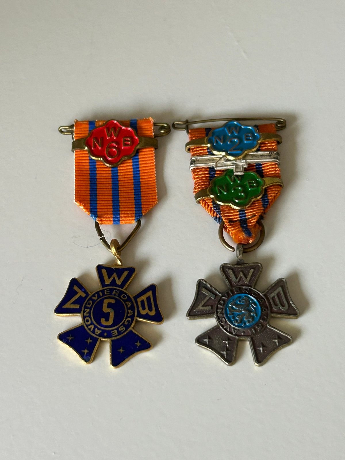 2 oude medailles avondvierdaagse, Ophalen of Verzenden, Overige materialen