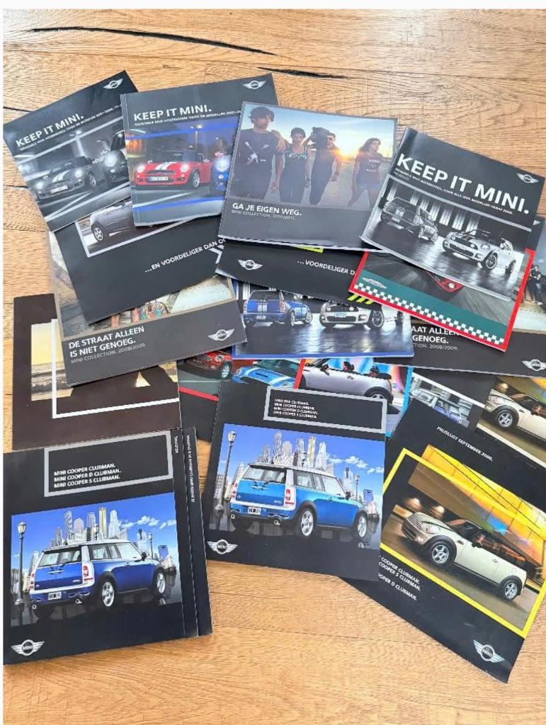17 MINI brochures en prijslijsten in nieuwstaat, Ophalen, Zo goed als nieuw, Overige merken
