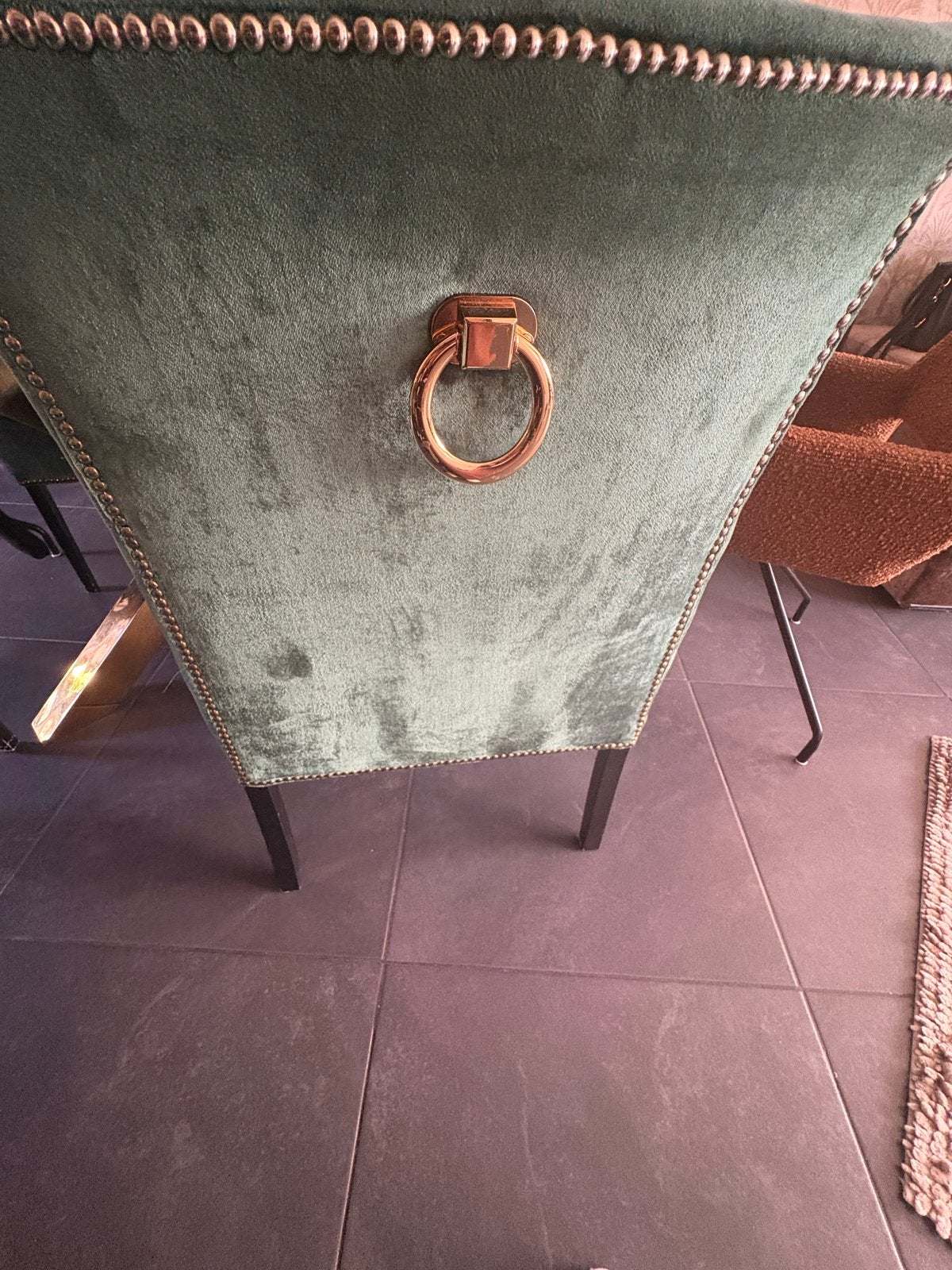 4 Groene Fluweel Stoelen met Gouden Ring en Nagels, Gebruikt, Overige kleuren, Ophalen of Verzenden, Vier