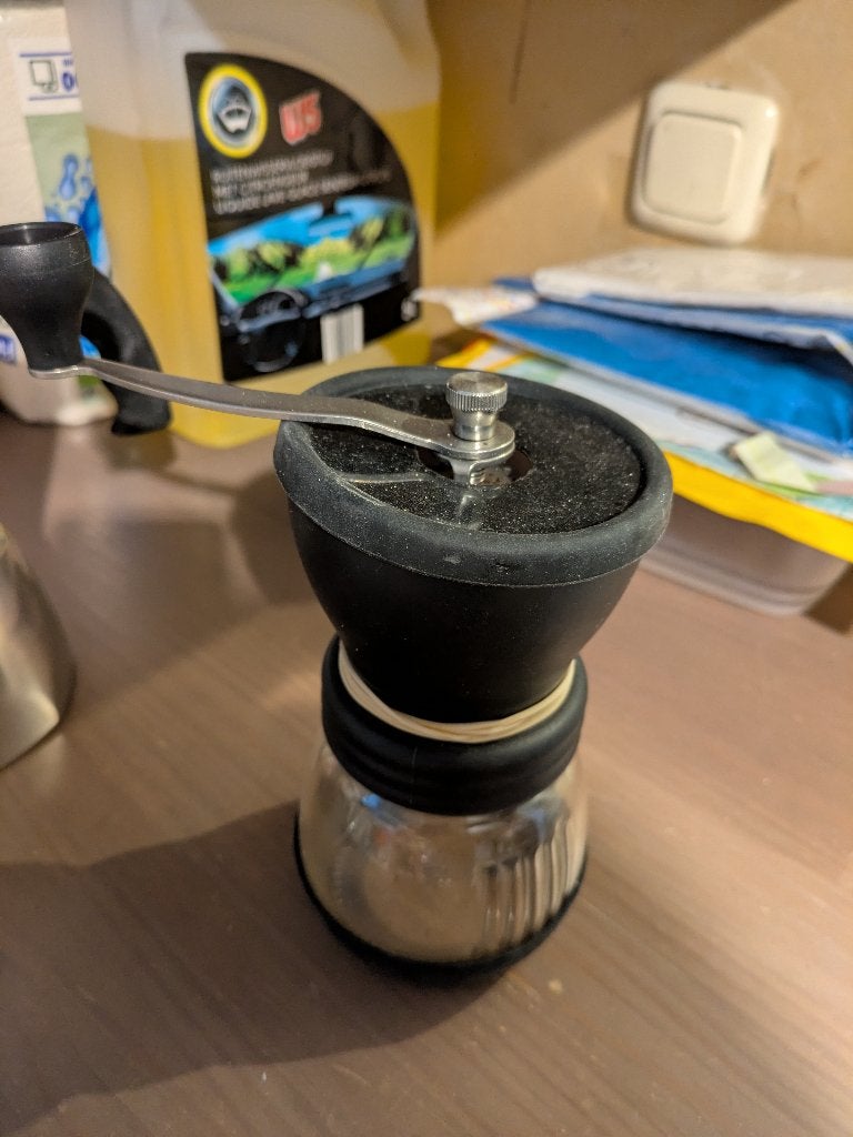 Hario bonenmaler keramische koffiemolen, Ophalen of Verzenden, Gebruikt, Overige modellen, Gemalen koffie