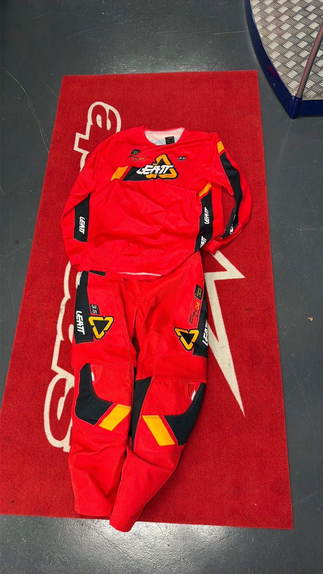 Leatt 3.5 Ride 2024 Motocross Set Rood/Zwart – Maat M, Leatt@leatt, Ophalen of Verzenden, Motorcrosskleding, Nieuw met kaartje
