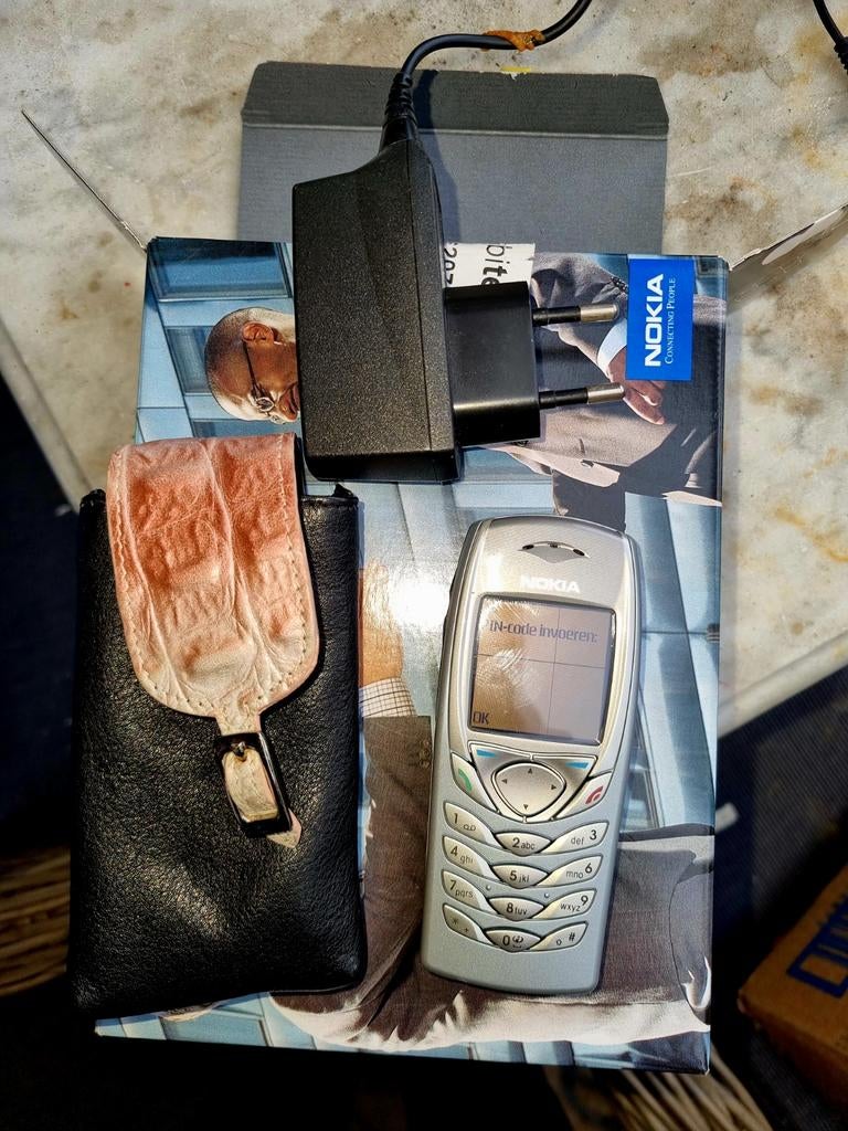 Nokia 6310i met oplader en hoesje, Gebruikt, Geen camera, Fysiek toetsenbord, Ophalen of Verzenden