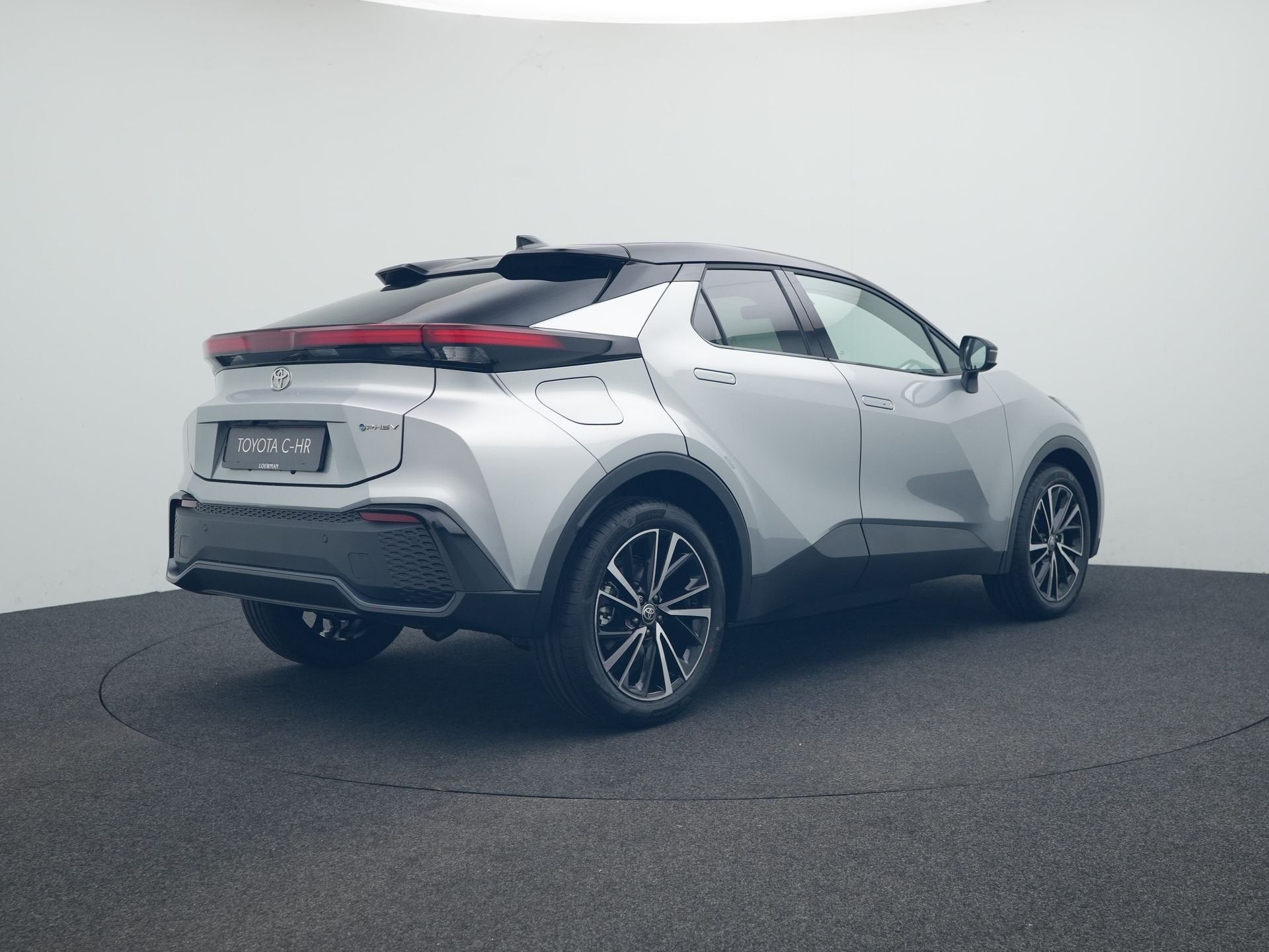 Toyota C-HR 2.0 Plug-in Hybrid 220 Executive *NIEUW*, Auto's, Toyota, 725 kg, 4 cilinders, Leder en Stof, Bedrijf