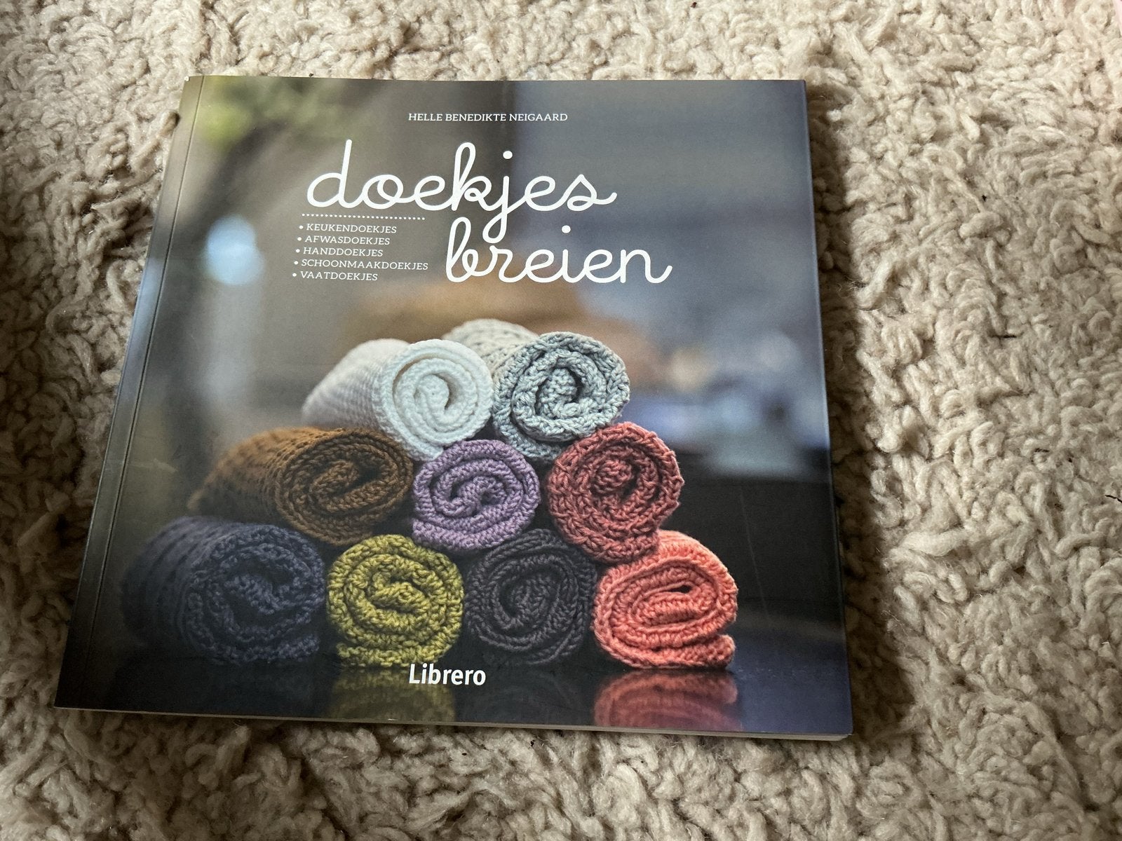 Doekjes Breien - Helle Benedikte Neigaard opbr giro 555, Ophalen of Verzenden, Nieuw, Breien en Haken