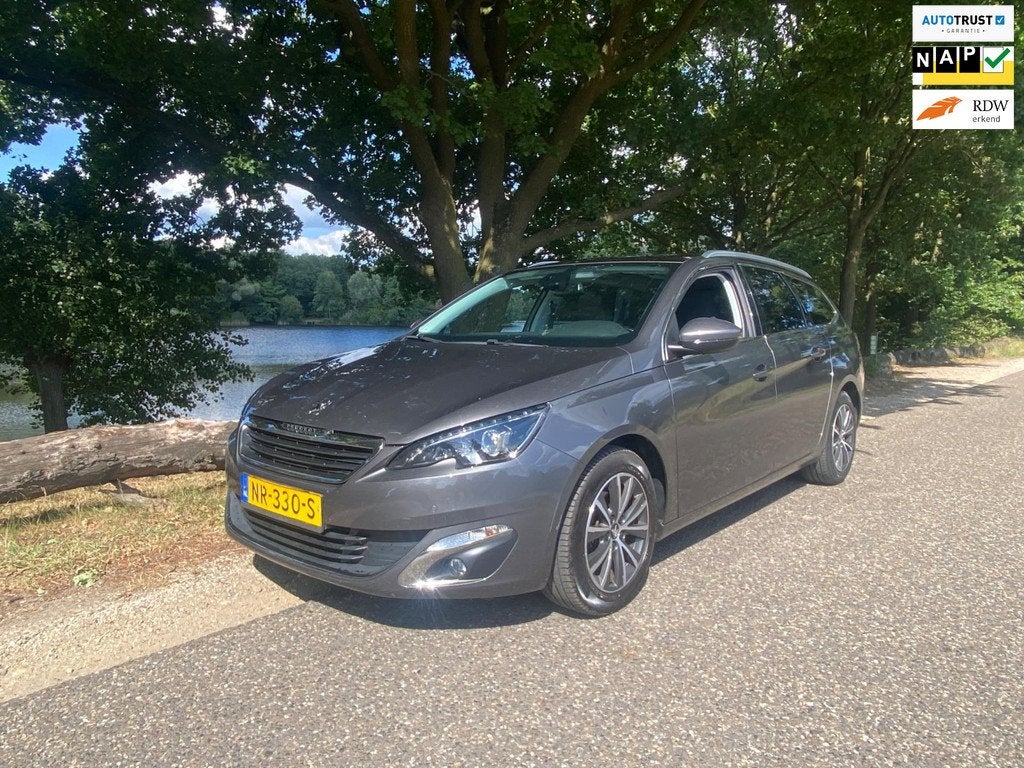 Peugeot 308 SW 1.2 LUXE FAMILIEAUTO PureTech Allure, Auto's, Voorwielaandrijving, Gebruikt, Euro 6, 1199 cc