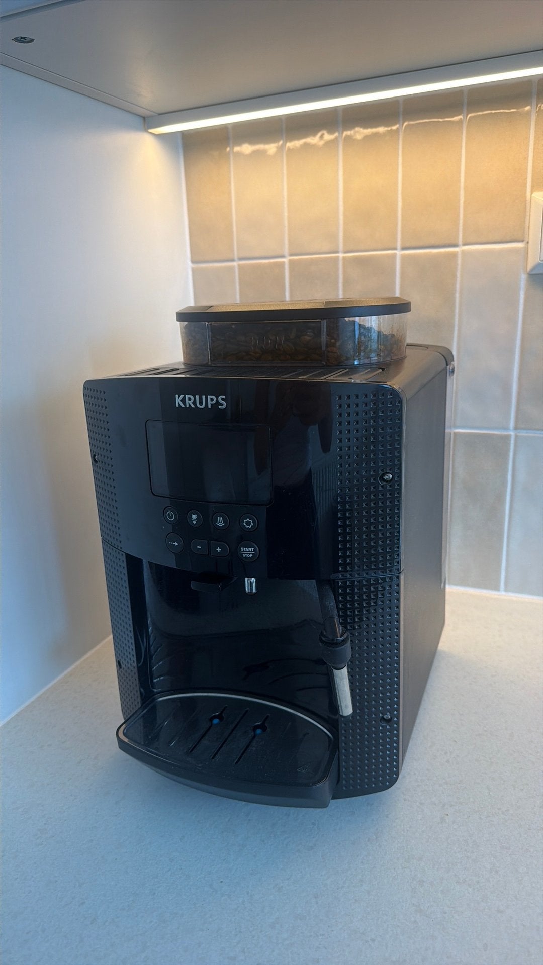 Krups Arabica Automatic EA8150 koffiemachine, Ophalen, Afneembaar waterreservoir, Gebruikt, Espresso apparaat