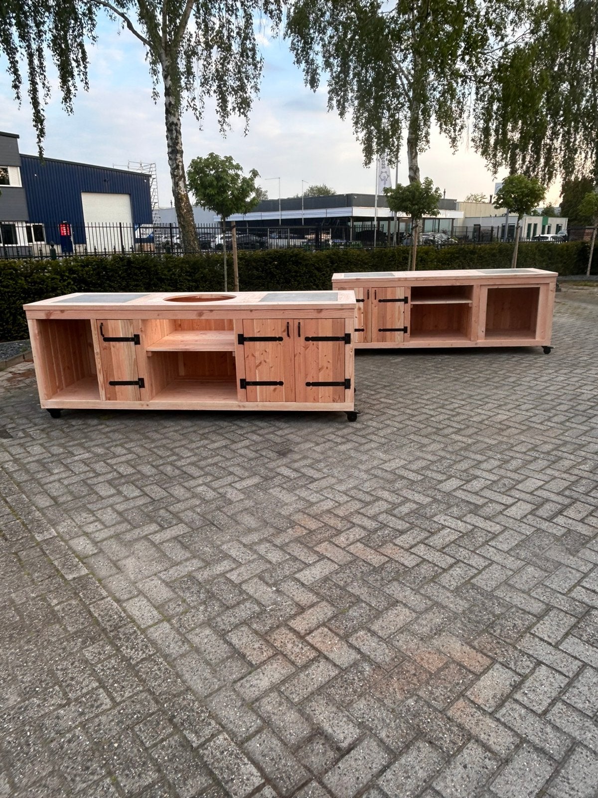 Douglas op maat gemaakte buitenkeukens, Ophalen, Zo goed als nieuw, Houtskool
