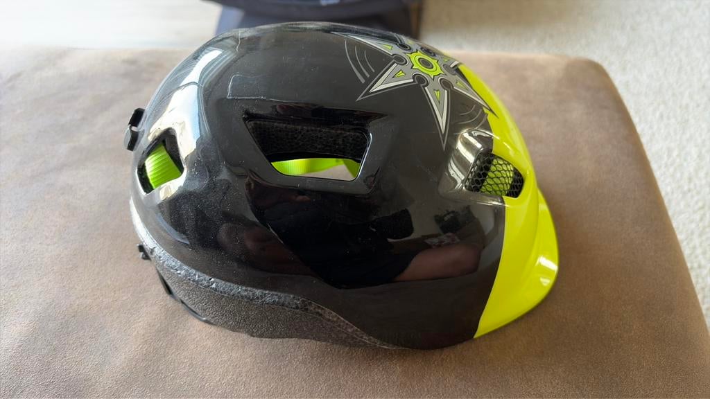 Decathlon btwin kinderen helm (helmet), Fietsen en Brommers, Fietsaccessoires | Fietshelmen, Ophalen of Verzenden, Zo goed als nieuw