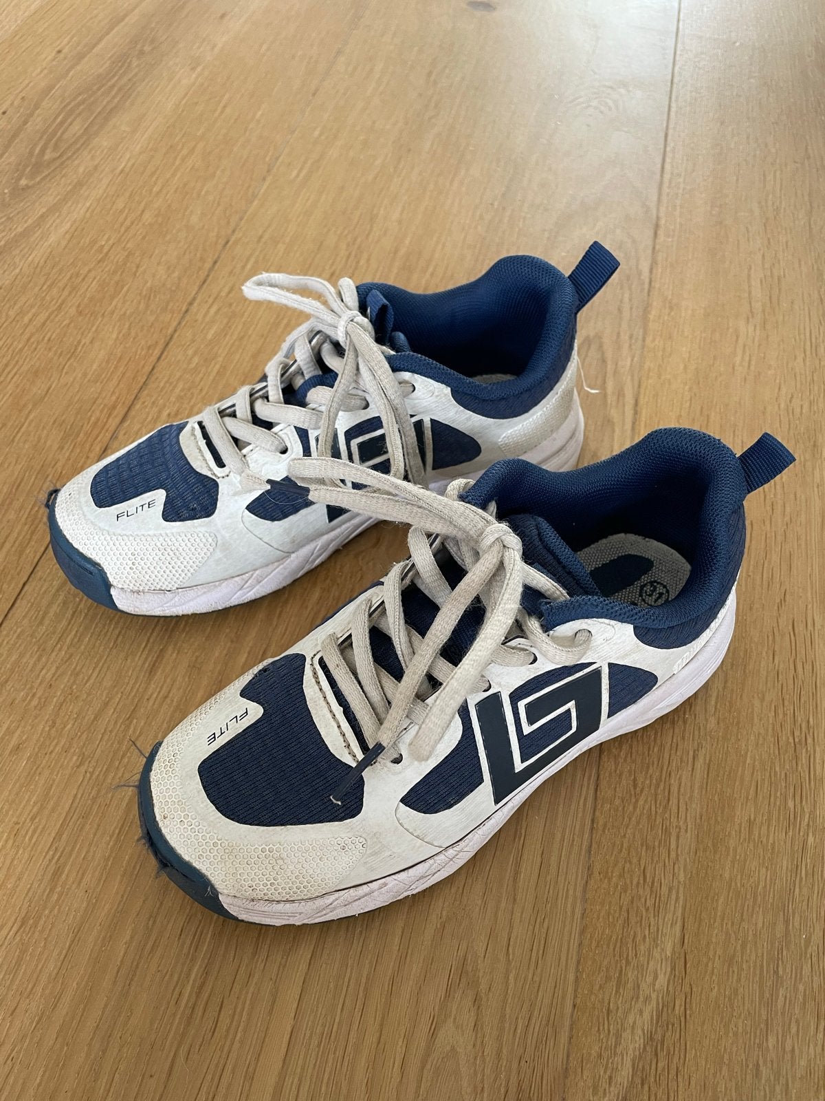 Brabo hockeyschoenen- maat 31, Ophalen, Zo goed als nieuw, Schoenen