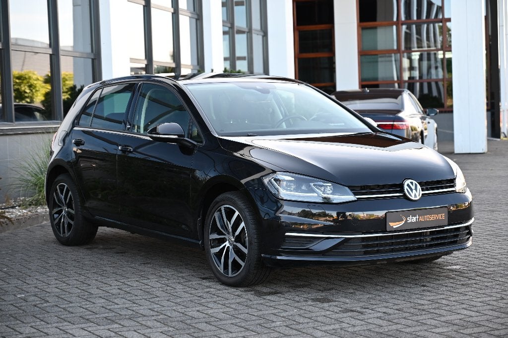 Volkswagen Golf 110PK Sportline Sound editie 5DRS 58.000KM, Voorwielaandrijving, Stof, 1137 kg, Zwart