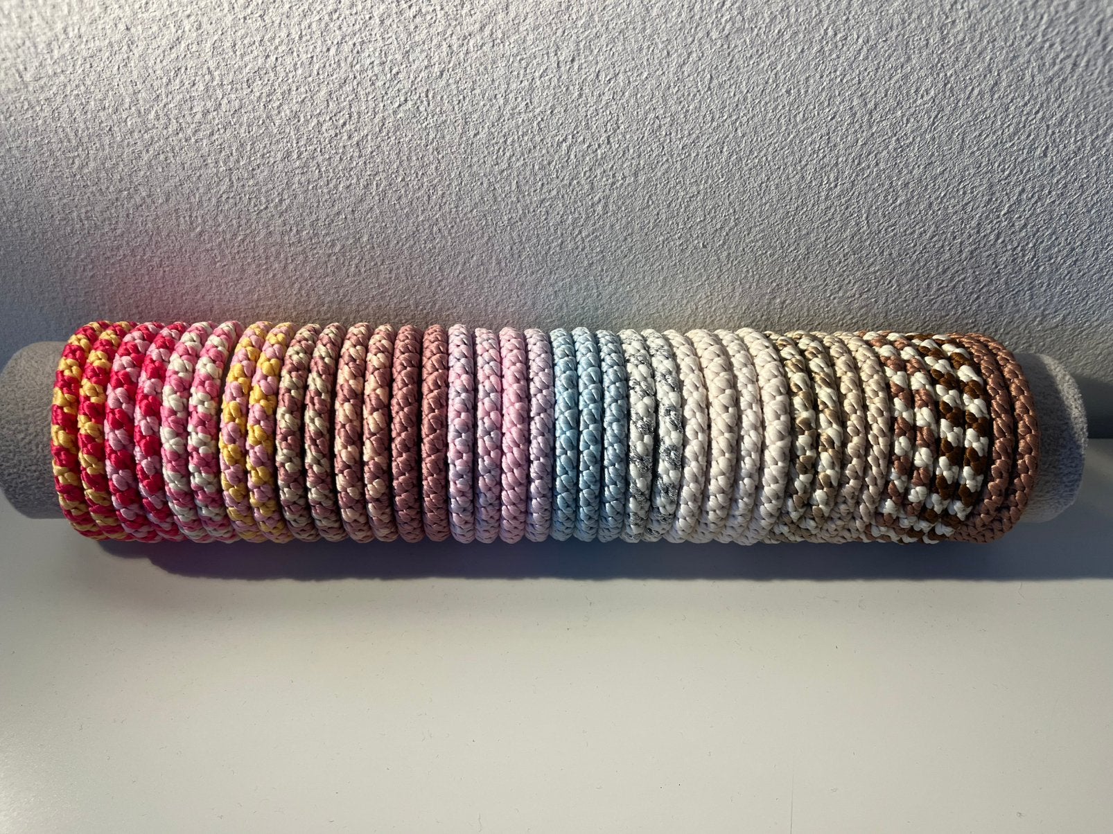 Knekkies, Sieraden, Tassen en Uiterlijk, Armbanden, Overige kleuren, Nieuw, Ophalen of Verzenden, Elastiek