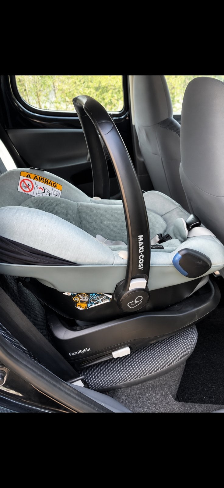 Maxi-Cosi Pebble Plus met FamilyFix ISOFIX-basis, Ophalen of Verzenden, Zo goed als nieuw, Isofix, 0 t/m 13 kg