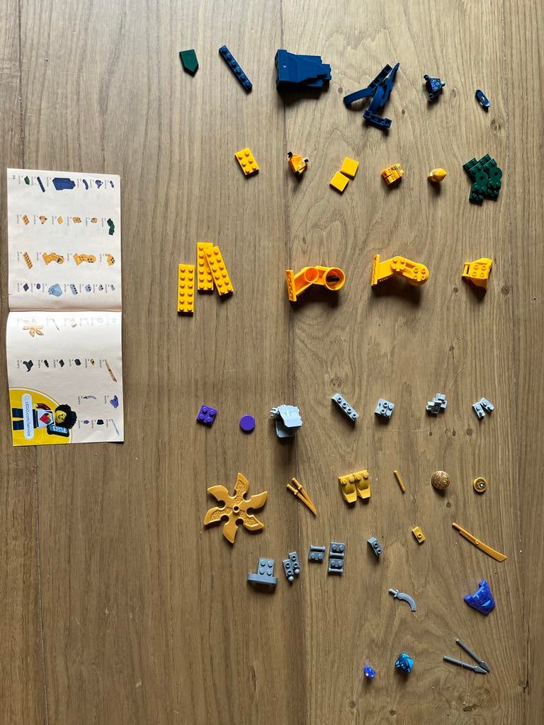 Lego Ninjago 71804 Arin's Battle Mech (mist 1 plantje), Ophalen of Verzenden, Zo goed als nieuw