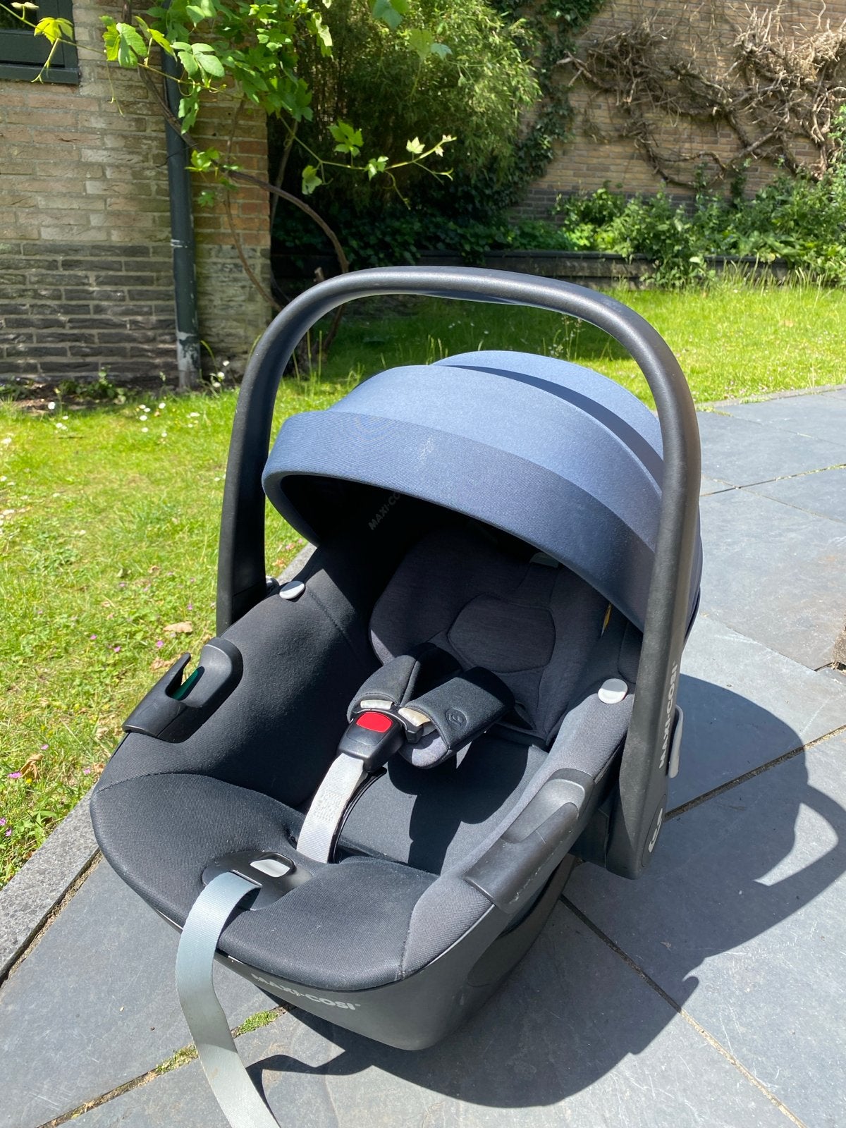 Maxi-Cosi Pebble 360 met zitverkleiner, Autogordel of Isofix, Gebruikt, Ophalen of Verzenden, 0 t/m 13 kg