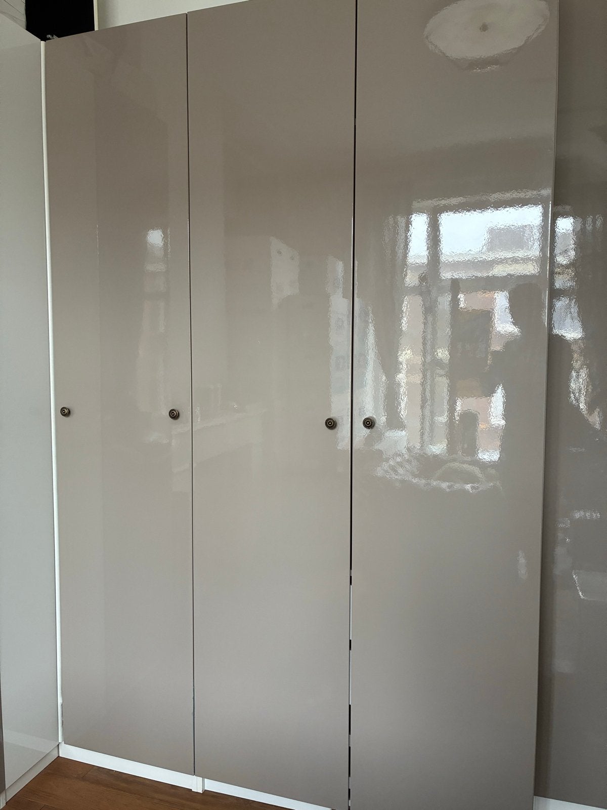 Grote kledingkast met hoogglans deuren Ikea, Ophalen, Overige materialen, Gebruikt, 200 cm of meer