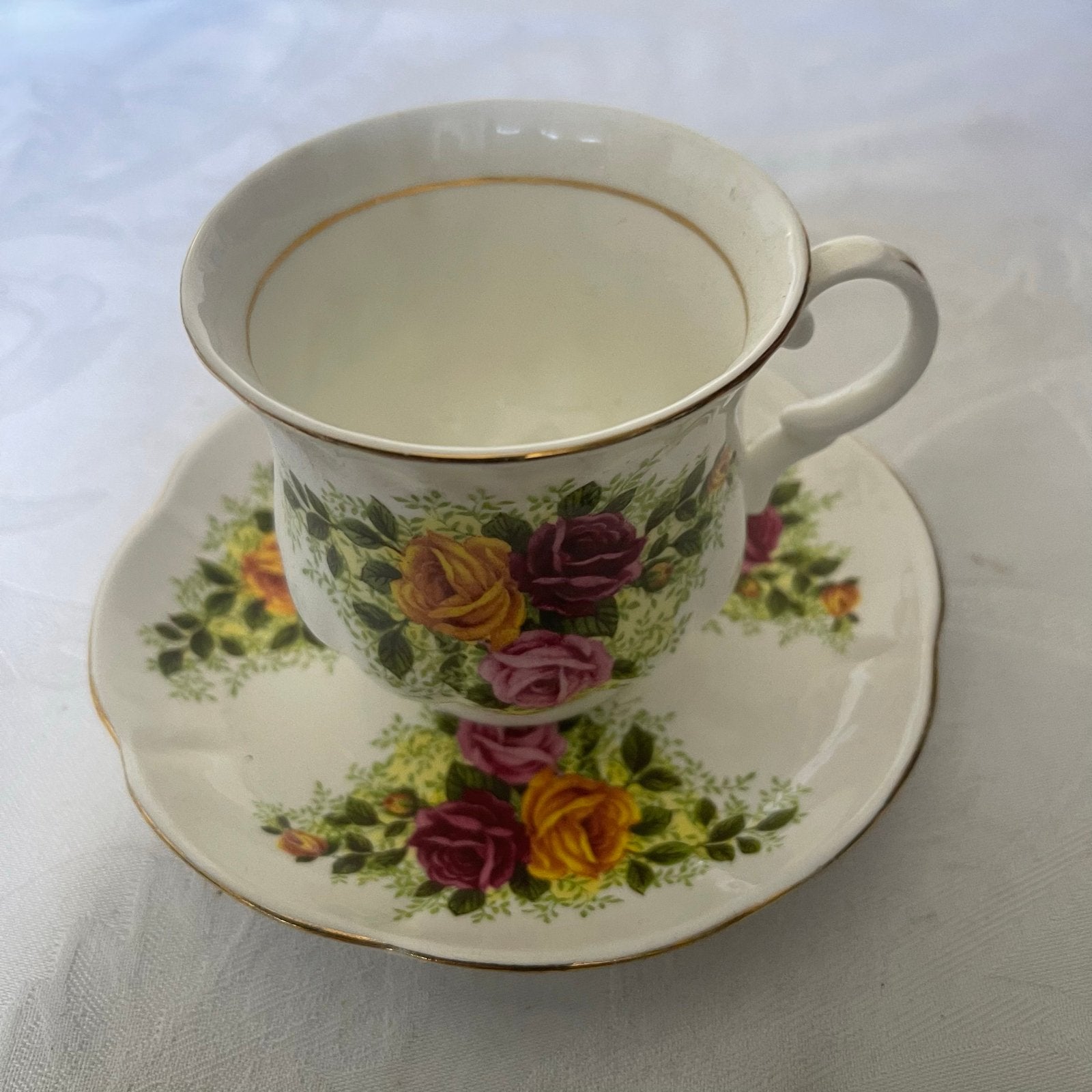 Pink Roses Fine Bone China Kop en Schotel, Antiek en Kunst, Antiek | Servies los, Ophalen of Verzenden