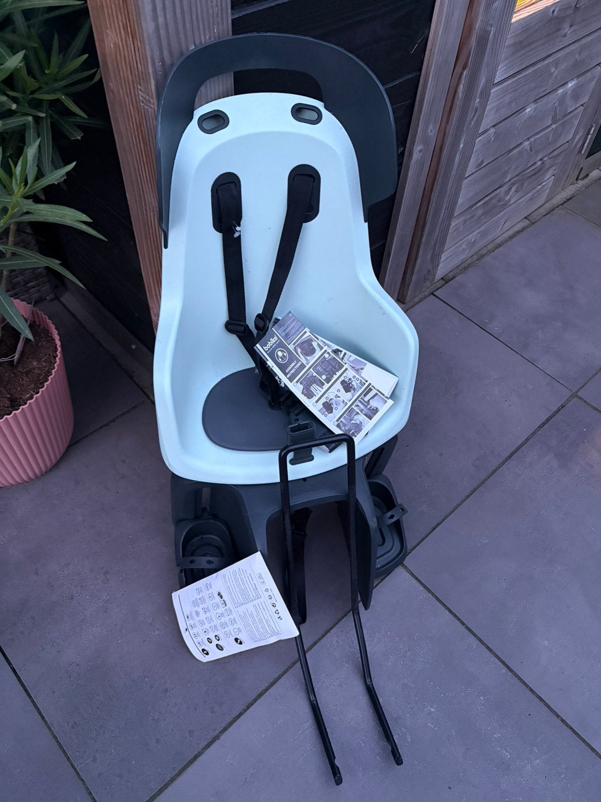 Bobike Go Maxi achterzitje, framebevestiging, nieuwstaat, Fietsen en Brommers, Fietsaccessoires | Fietsstoeltjes, Ophalen, Achterzitje