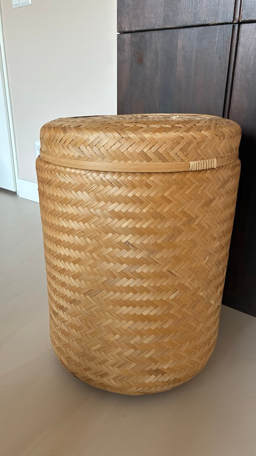 Grote gevlochten mand met deksel, Ophalen, Gebruikt, Gevlochten, Mand