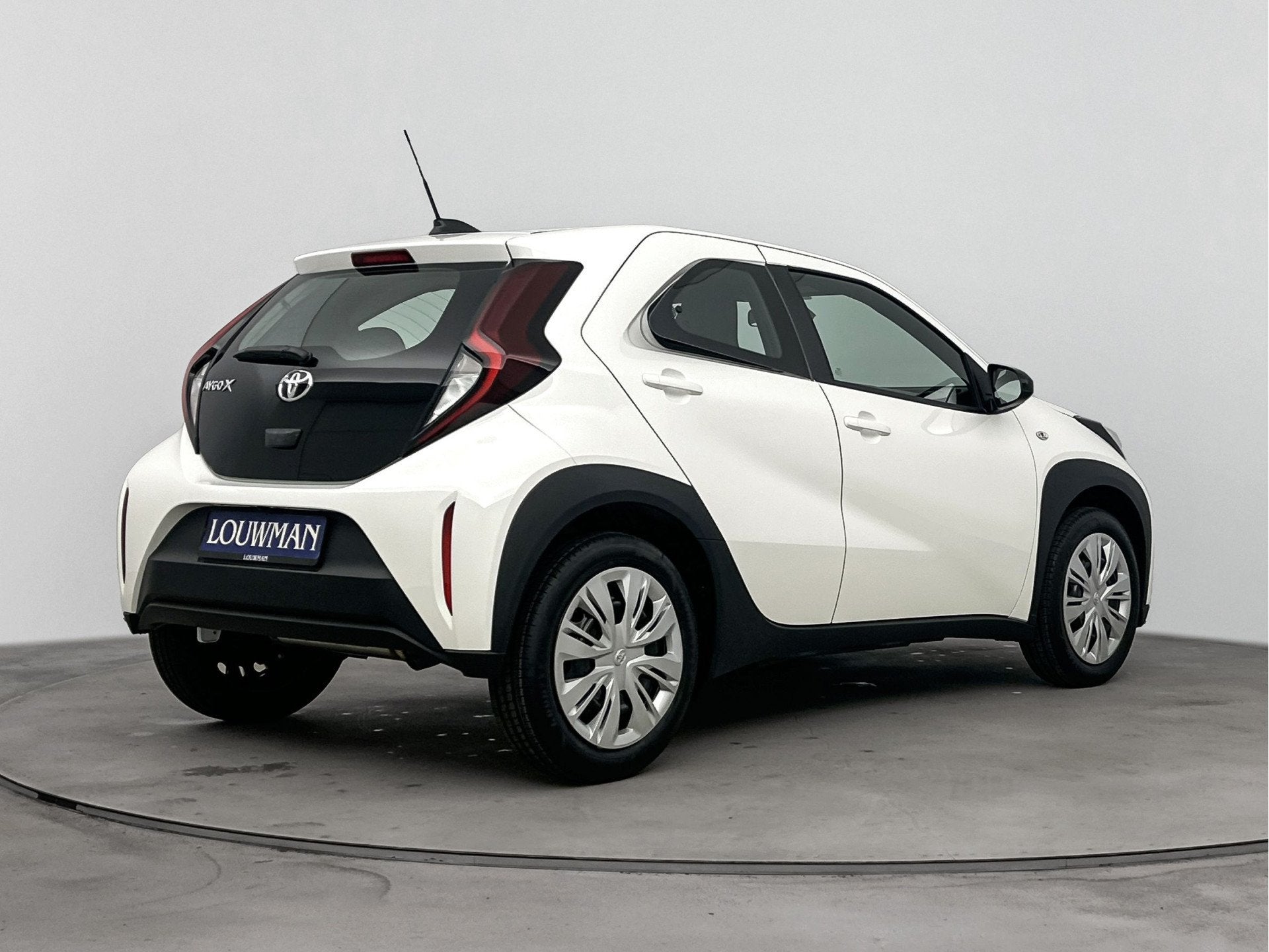 Toyota Aygo X 1.0 VVT-i MT Play *DEMO* | Airco | Cruise Cont, Auto's, 12 maanden, Stof, Euro 6, 920 kg