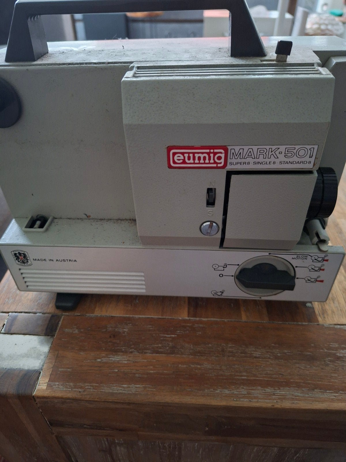 Eumig Mark-501 Super 8/Standard 8 Filmprojector, Ophalen of Verzenden, Gebruikt, Met scherm