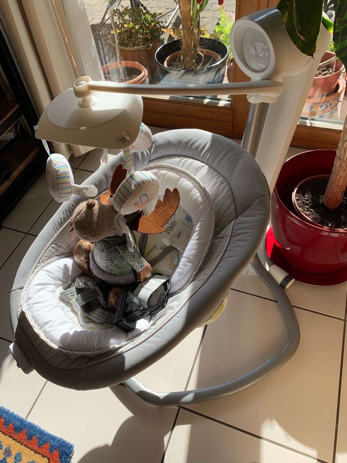 Joie baby schommelstoel met muziek, Ophalen, Zo goed als nieuw