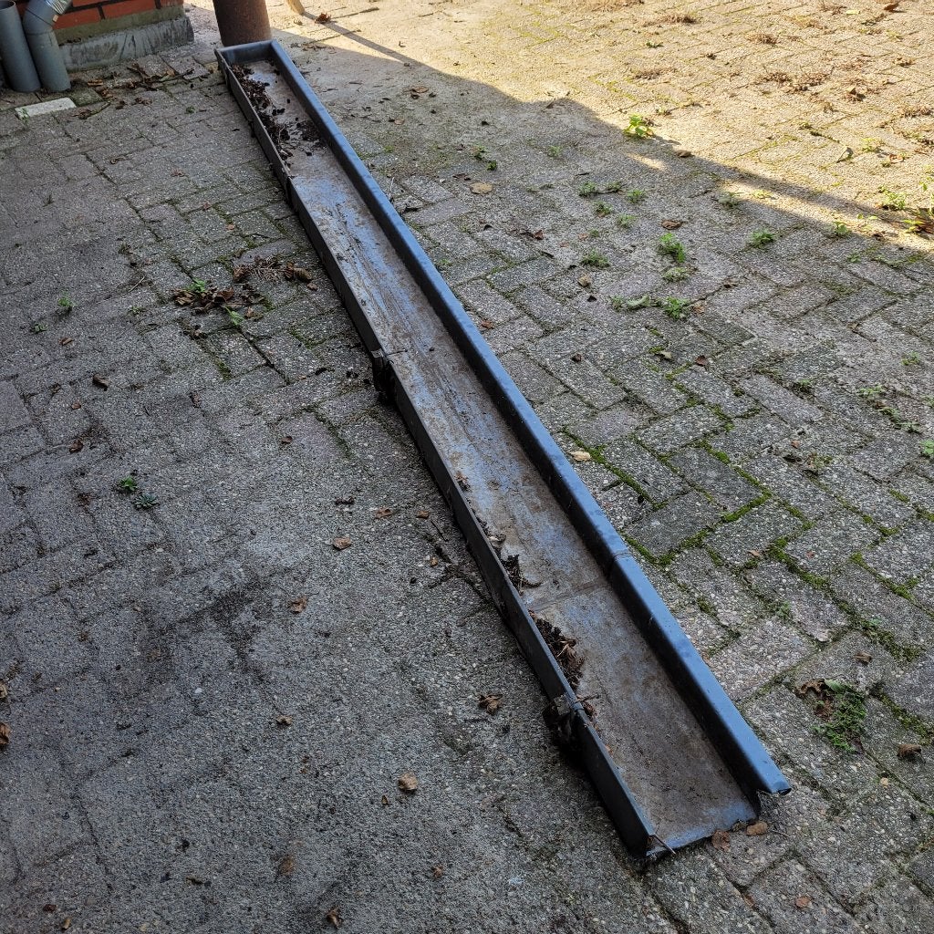 Bakgoot zink 340cm en 21cm breed met ophangbeugels, Ophalen, Gebruikt, 2 tot 4 meter, 20 tot 40 mm