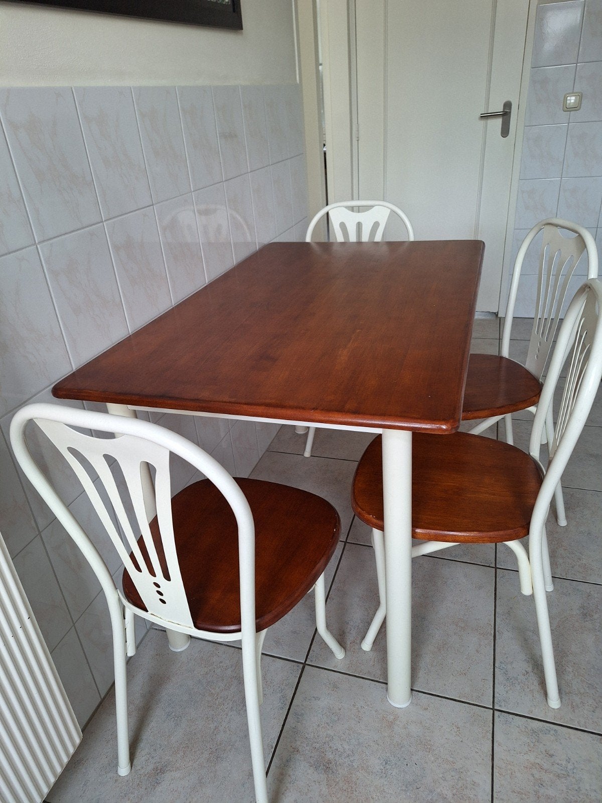 Keukenset: Tafel (120x70 cm) met 4 stoelen, Ophalen of Verzenden