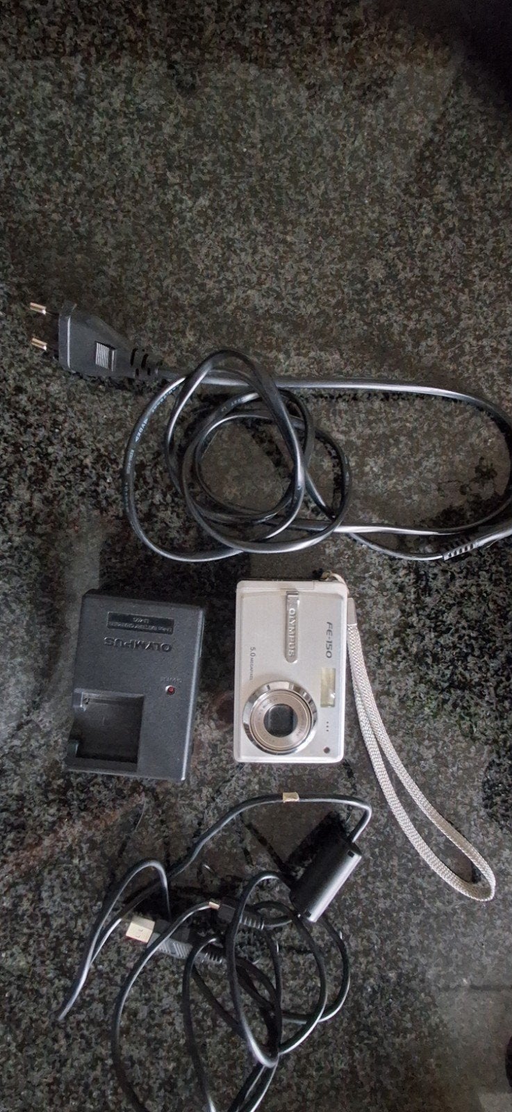 Olympus FE-150 5.0 megapixel compactcamera met accessoires, Ophalen of Verzenden