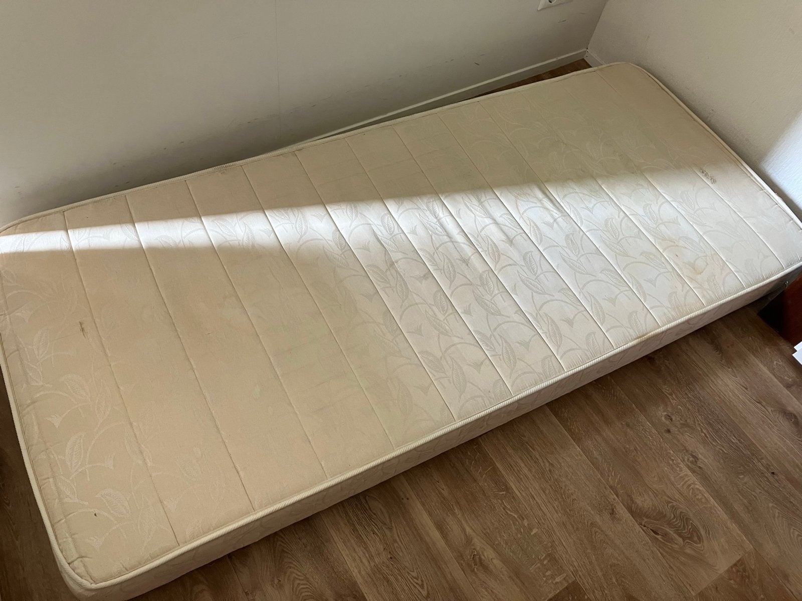Gratis matras 90x200, Ophalen, Gebruikt, 90 cm, Eenpersoons