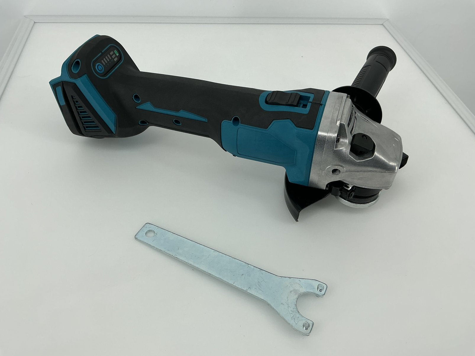 Haakse Slijper. Nieuw.Werkt op Makita18vLXTaccu. € 32,50., Doe-het-zelf en Verbouw, Gereedschap | Slijpmachines, Ophalen of Verzenden