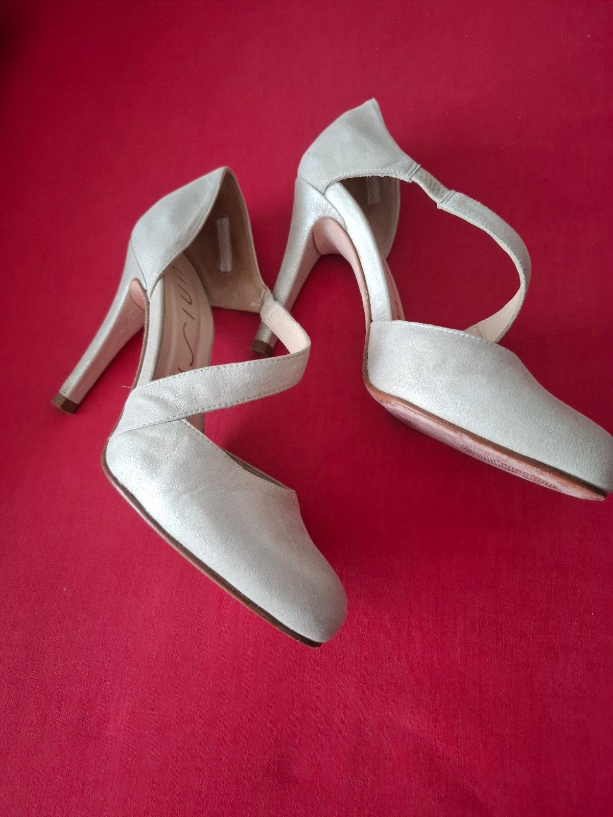 Parelmoer Unisa Pumps, Pumps, Beige, Ophalen of Verzenden, Zo goed als nieuw