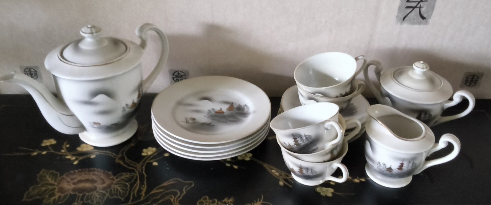 18 DELIG  CHINEES  THEE KOFFIE SERVIES, Antiek en Kunst, Ophalen