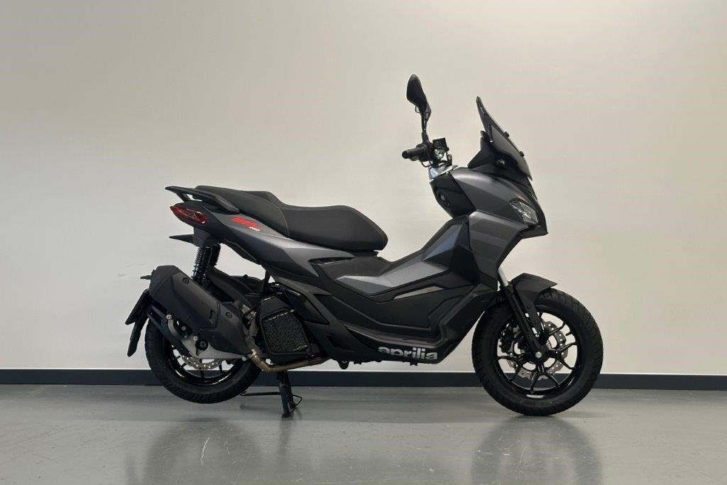 Aprilia SR GT 200, Bedrijf, 12 t/m 35 kW, LED Verlichting, Scooter
