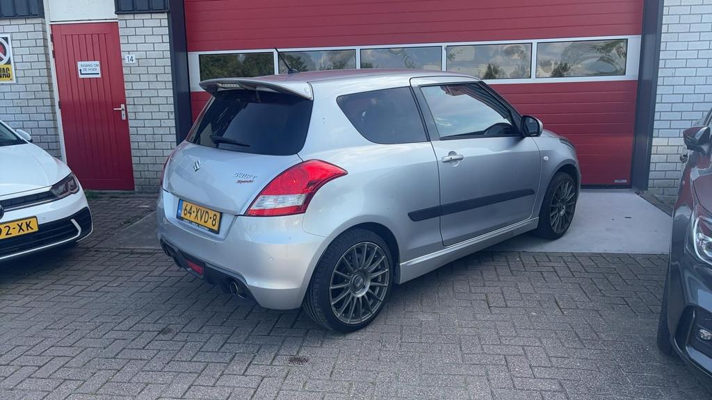 Suzuki Swift 1.6 Sport 136PK / XENON / STOELVERW / KEYLESS /, Voorwielaandrijving, Euro 5, Gebruikt, 4 cilinders