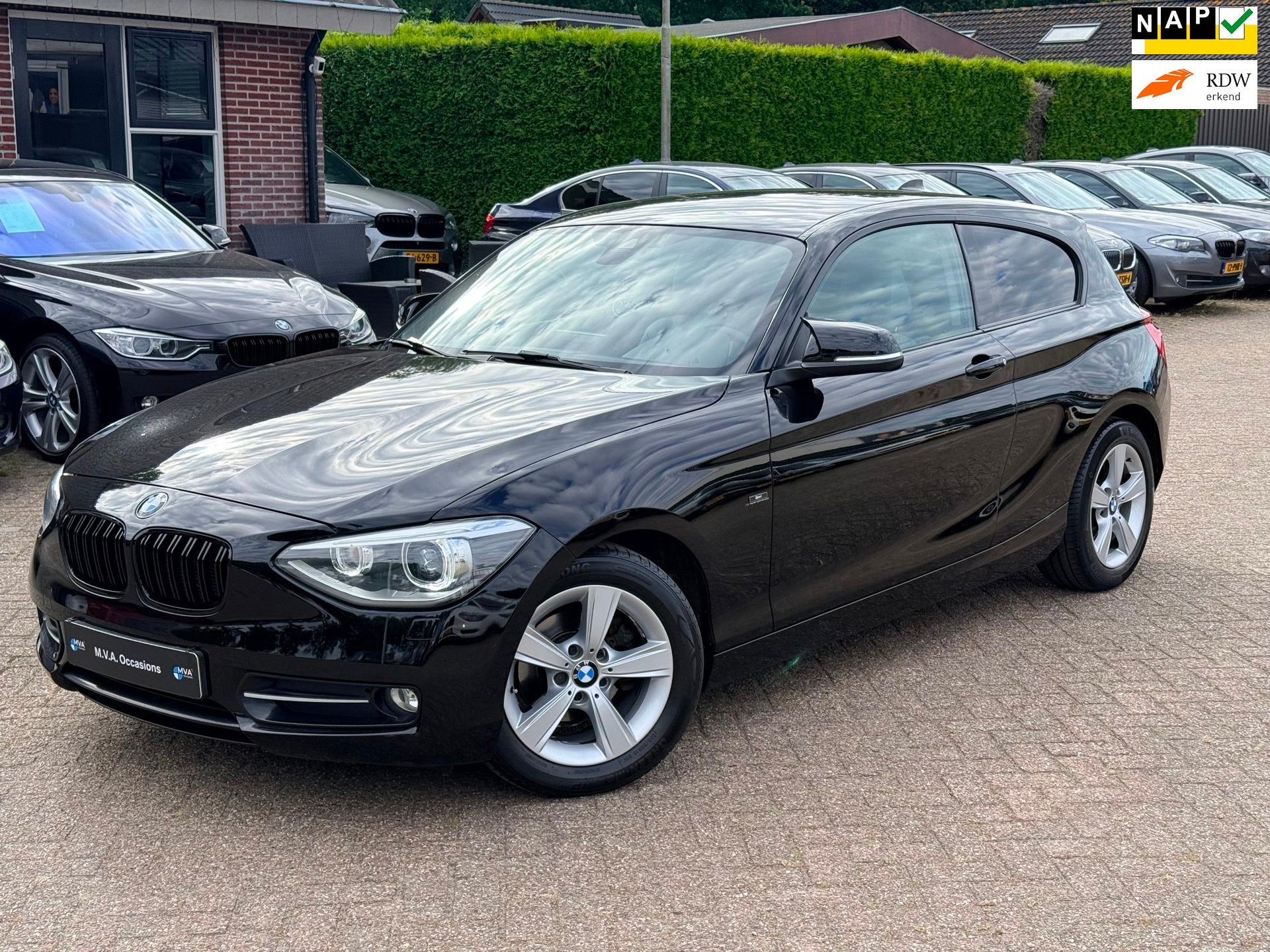 BMW 1-serie 114i EDE Upgrade Edition Sport|Nieuwe Ketting +, 1-Serie, Euro 5, Achterwielaandrijving, Gebruikt