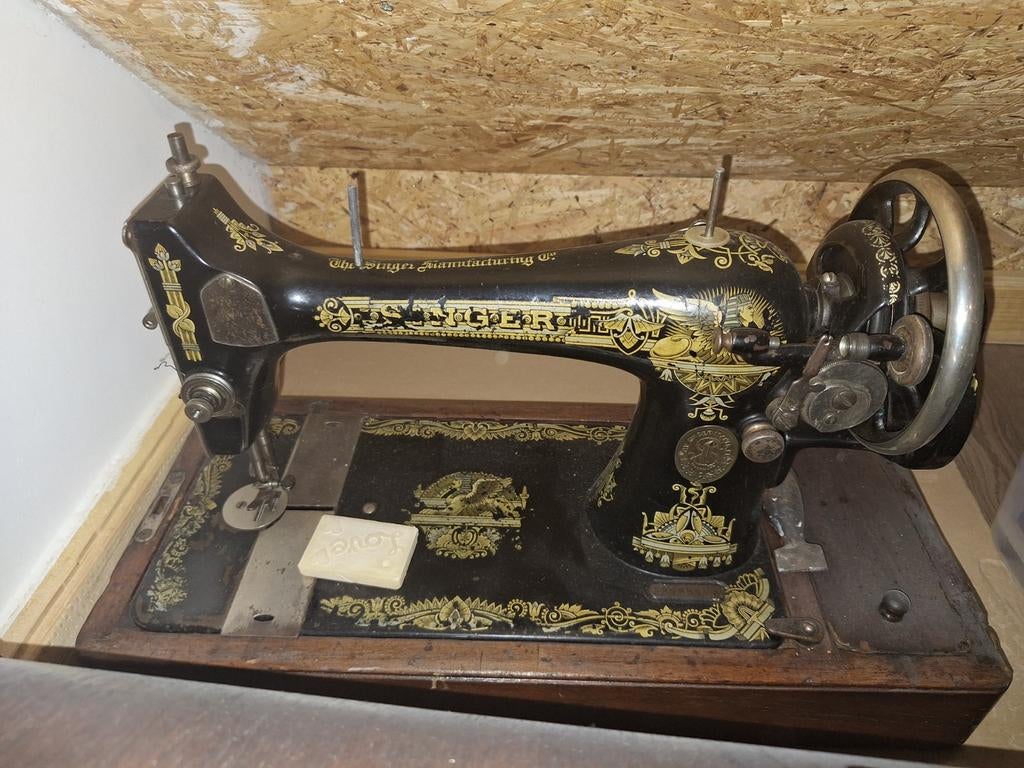 Oude Singer naaimachine met houten kap, Antiek en Kunst, Antiek | Naaimachines, Ophalen