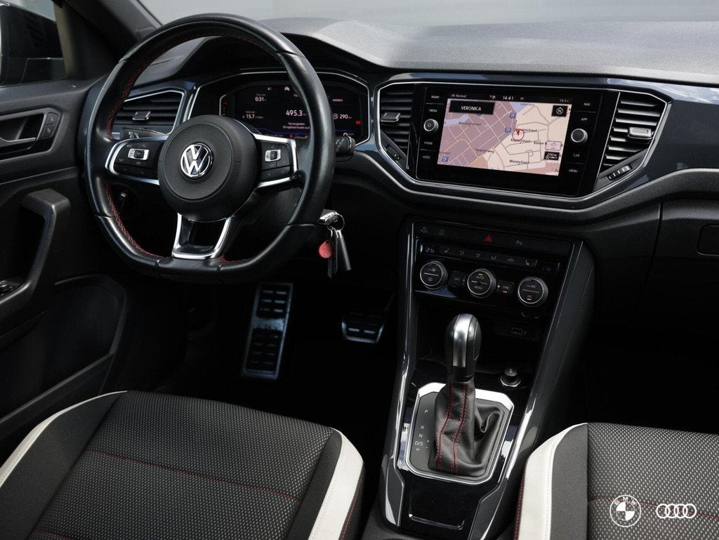 Volkswagen T-Roc 1.5 TSI SPORT BUSINESS R / ACC / CAMERA / T, Stof, 1498 cc, 4 cilinders, Zwart