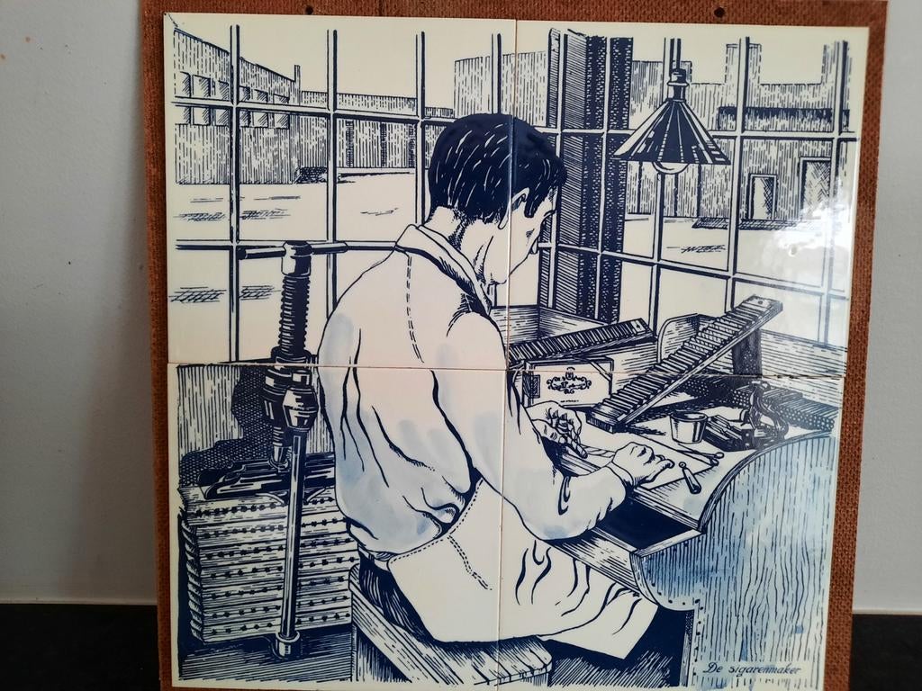 Mooi tegeltableau cigarenmaker, Ophalen, Zo goed als nieuw