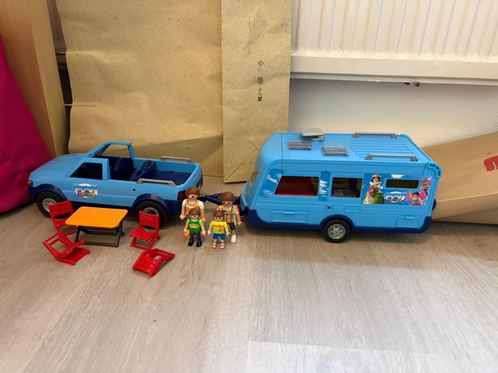 Playmobil FunPark Camper met Pick-up en Familie, Ophalen, Gebruikt, Complete set