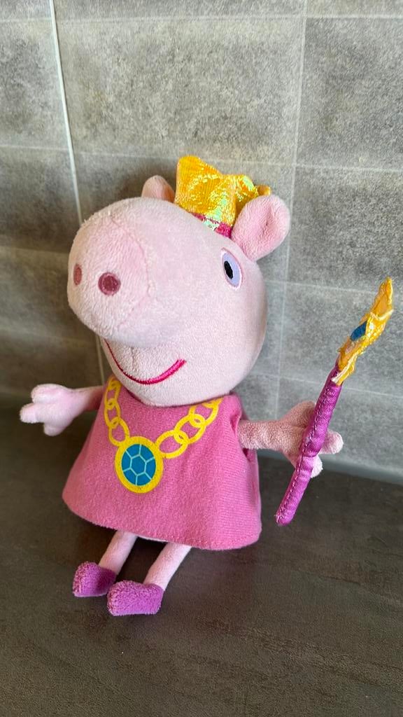 Peppa Pig prinses knuffel 20 cm schoon en heel, Ophalen of Verzenden, Zo goed als nieuw